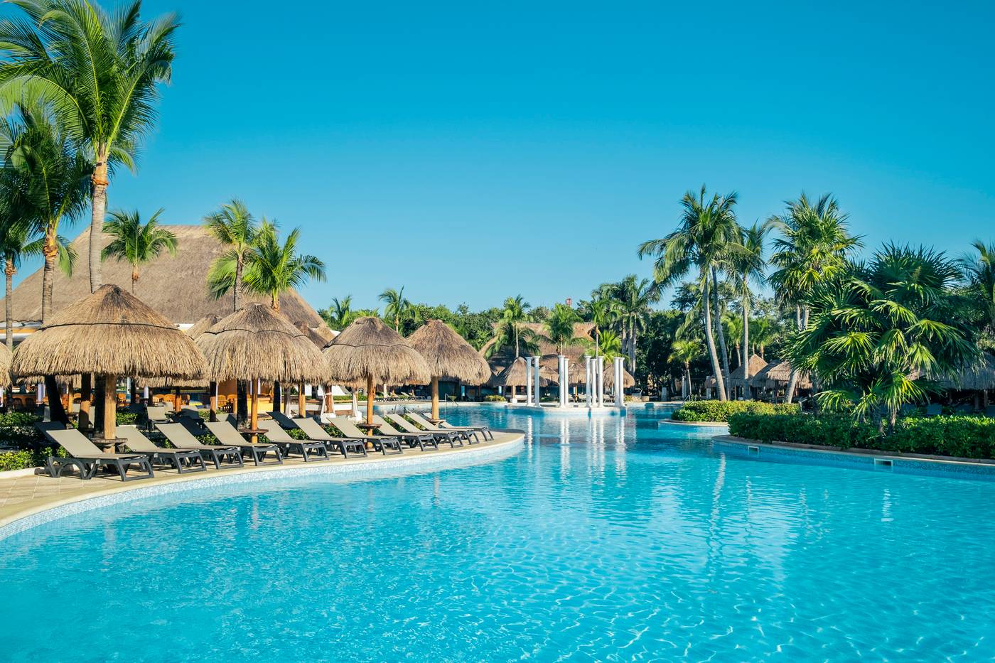 Iberostar-Waves-Paraiso-Beach-Pool-2