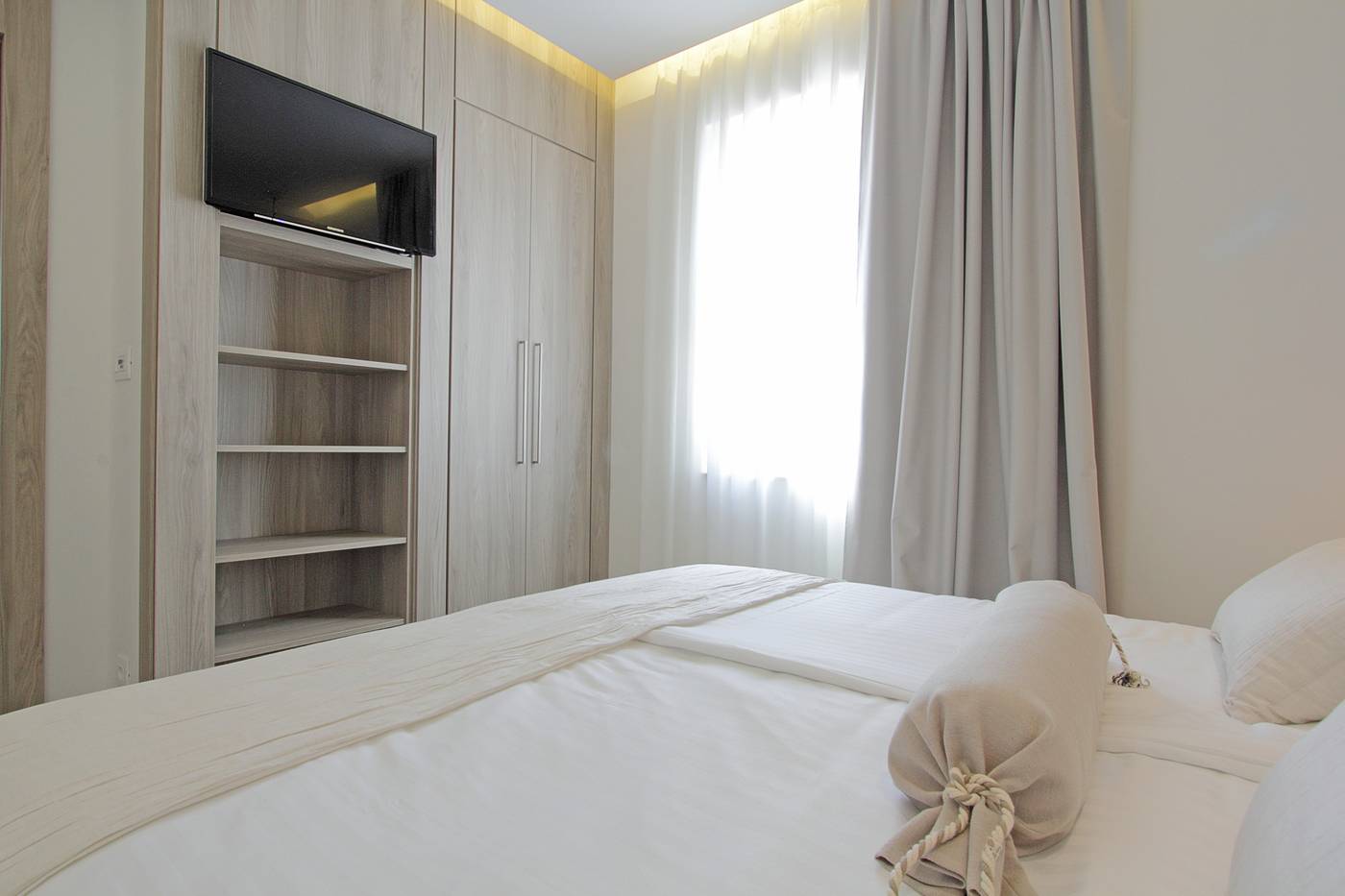 Kalamota-Beach-House-Room-18