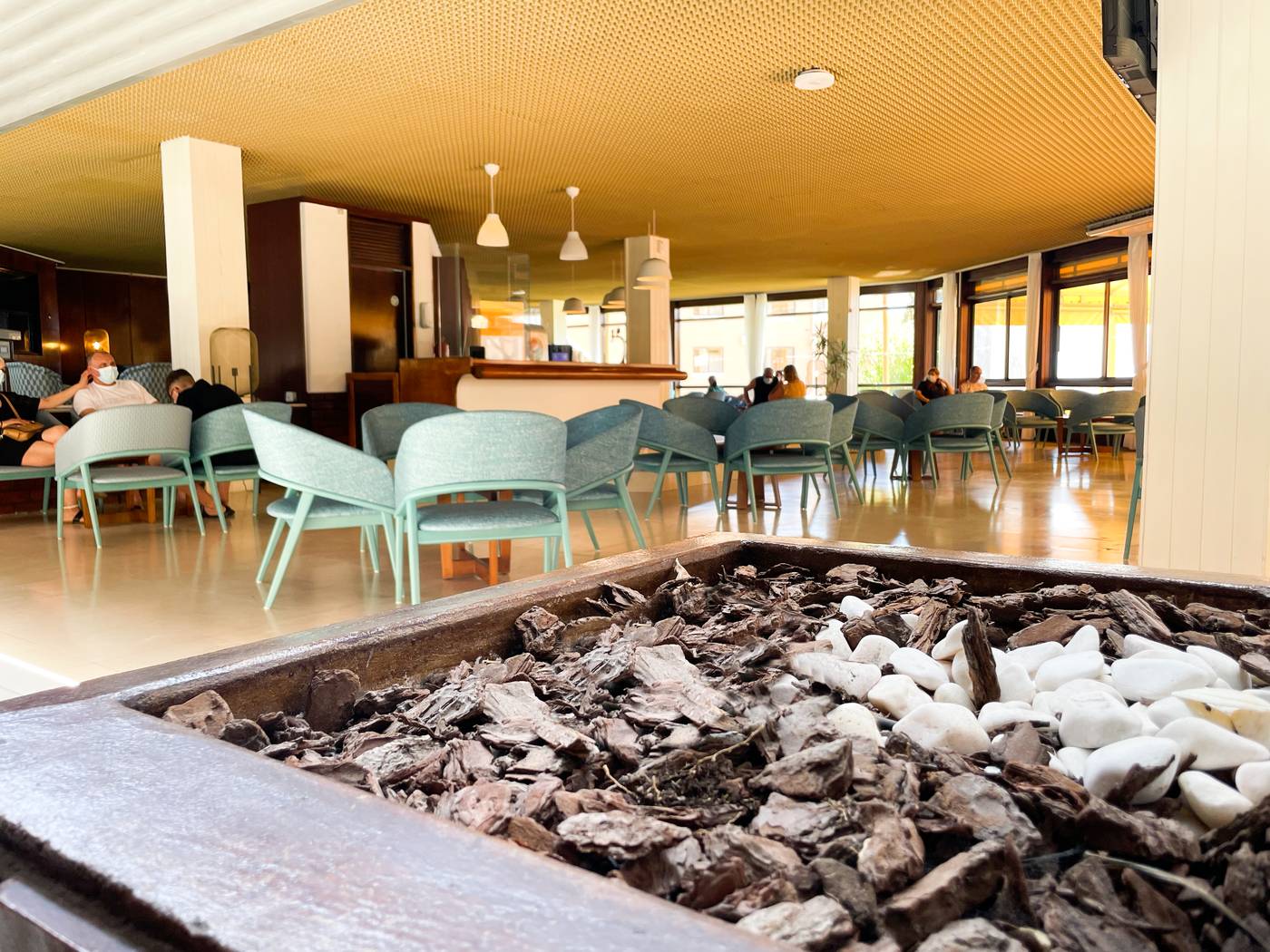 Auramar-Beach-Resort-Bar-40