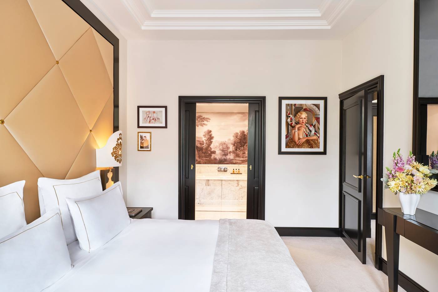 Hotel-Barriere-Le-Fouquets-Paris-Room-39