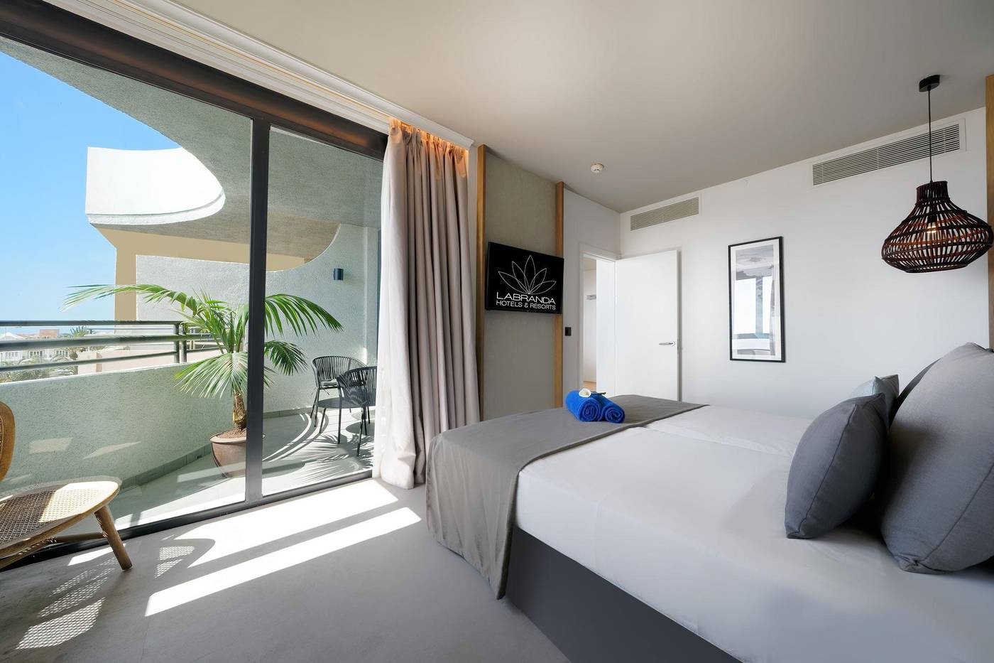 Hovima-Suites-Costa-Adeje-Room-34