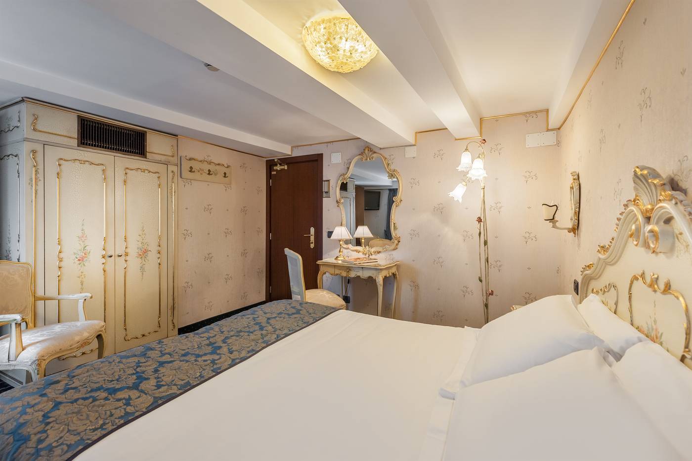 Hotel-Montecarlo-Room-27