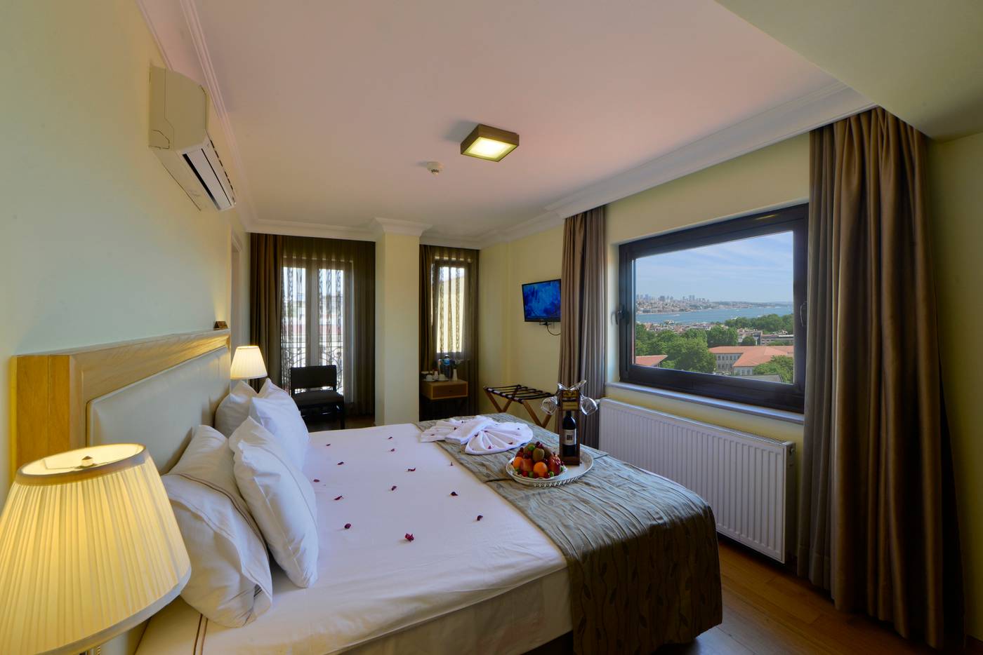 Agora-Life-Hotel-Room-15