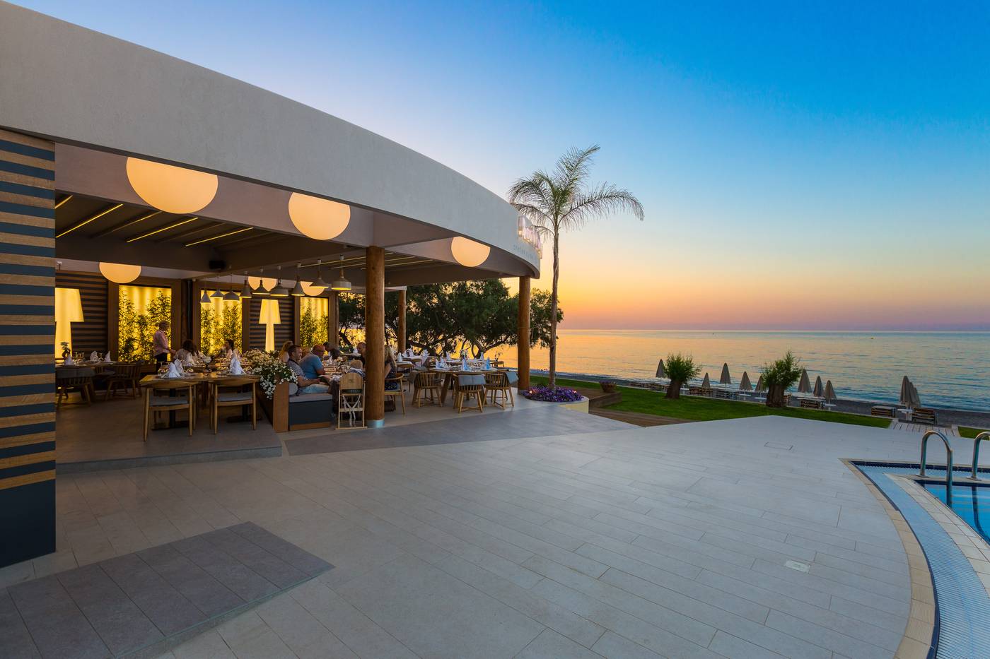 Blue-Dome-Restaurant-66