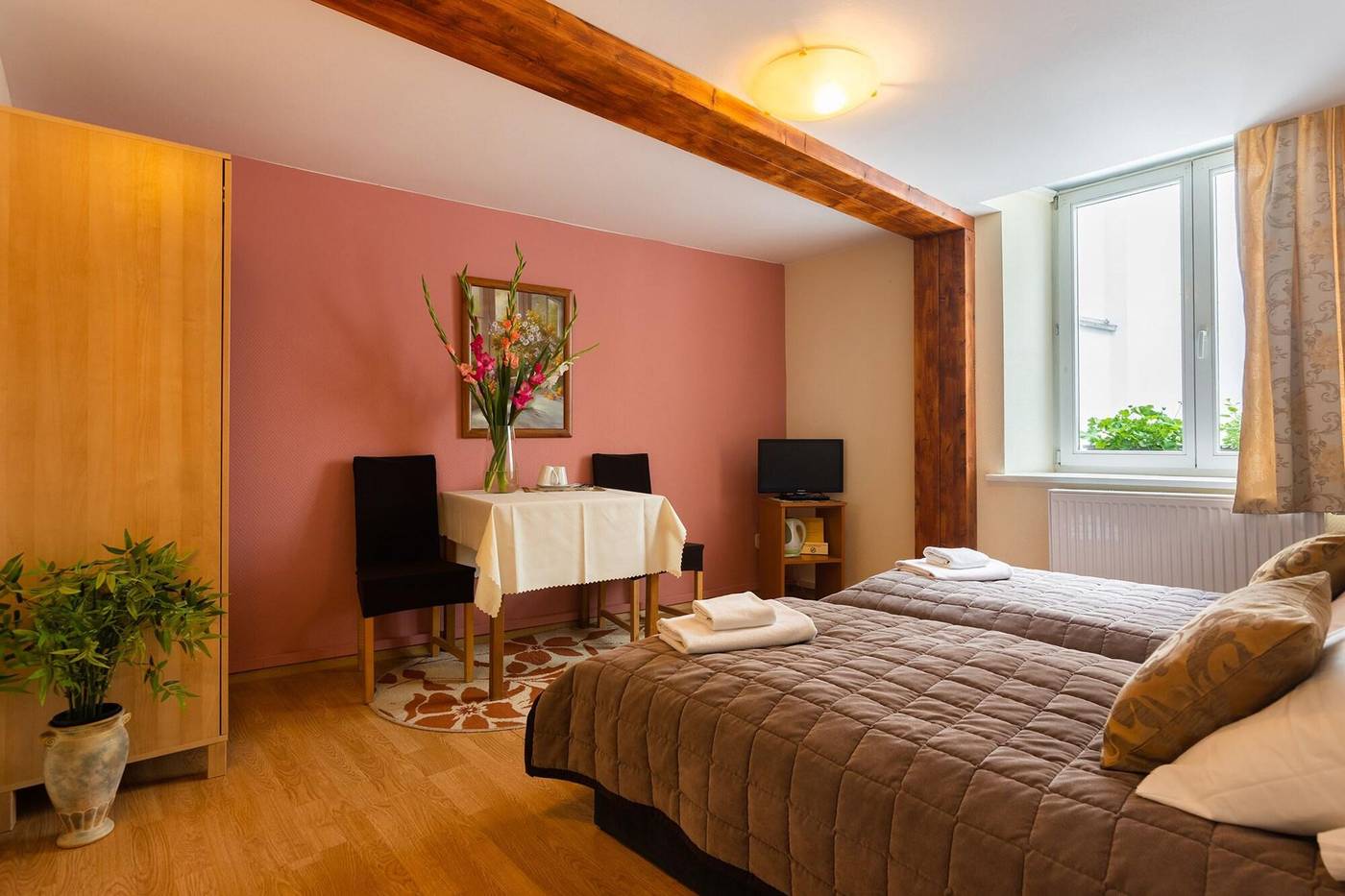 Unikat-Guest-Rooms-Room-4