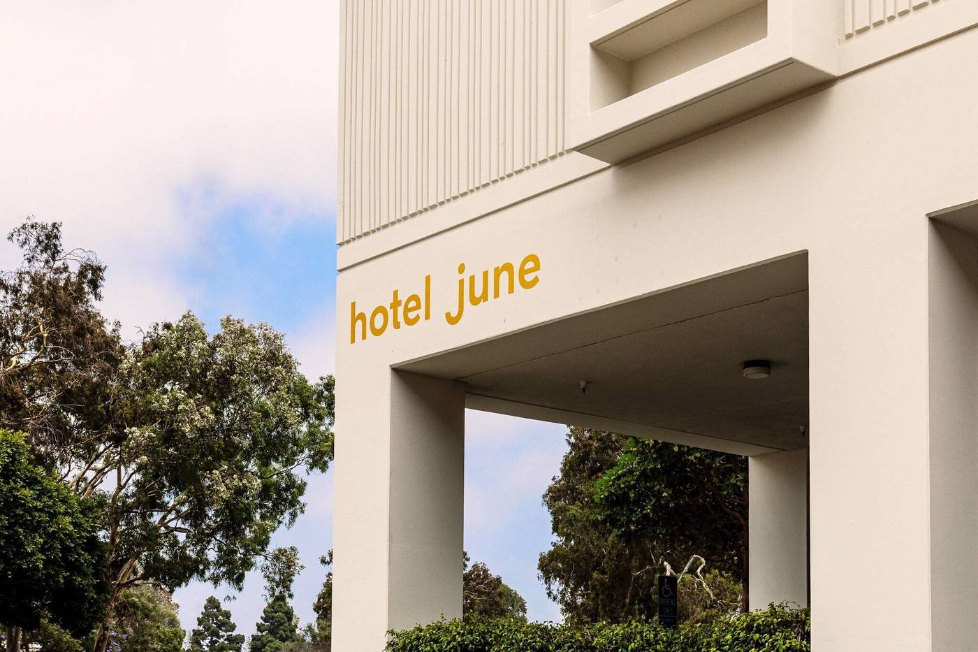 Custom-Hotel-General-view-69