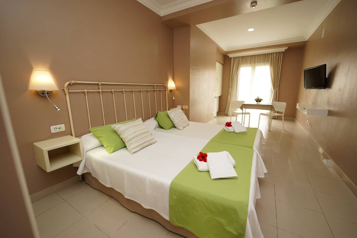 Hotel-RF-Astoria---Adults-Only-Room-8