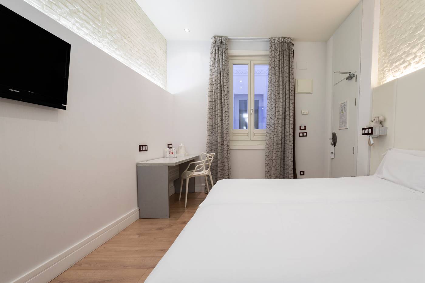 Petit-Palace-Lealtad-Plaza-Room-36