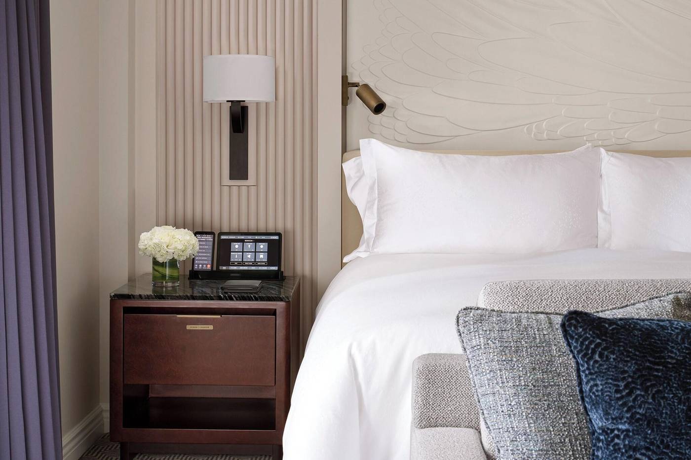 The-Peninsula-New-York-Room-17