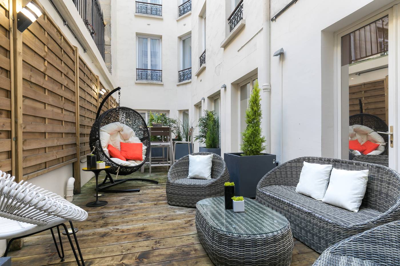 Hotel-Magenta-38-by-HappyCulture-Terrace-30