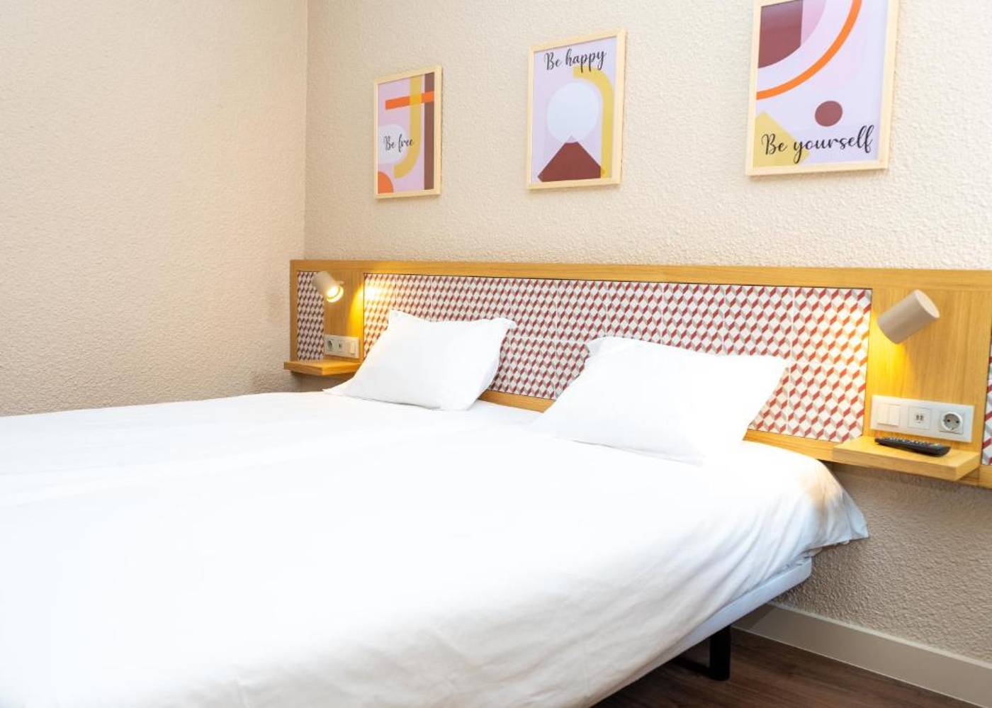 Flag-Lisboa-Oeiras-Room-12