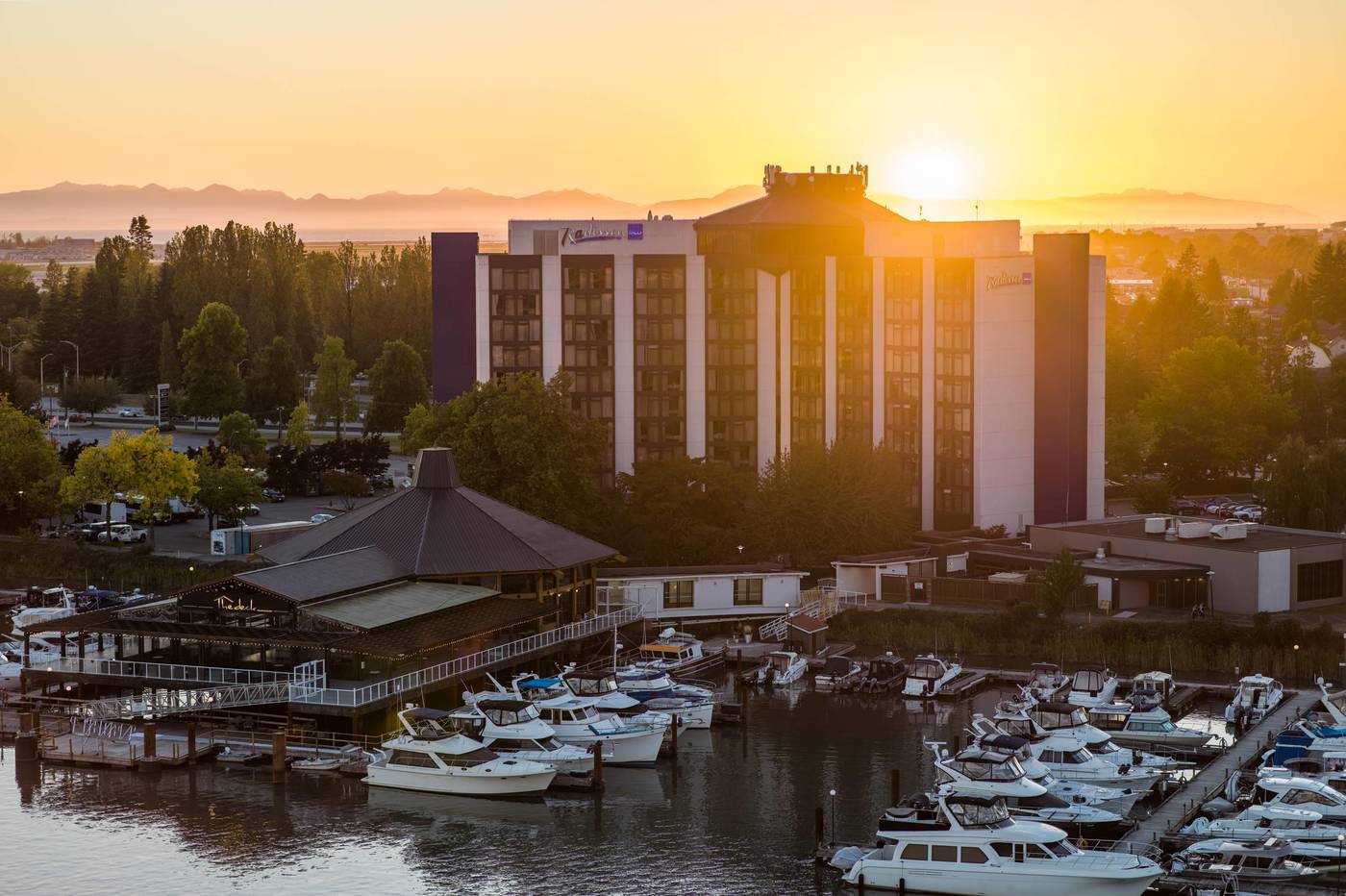 Radisson-Blu-Vancouver-Airport-General-view-49