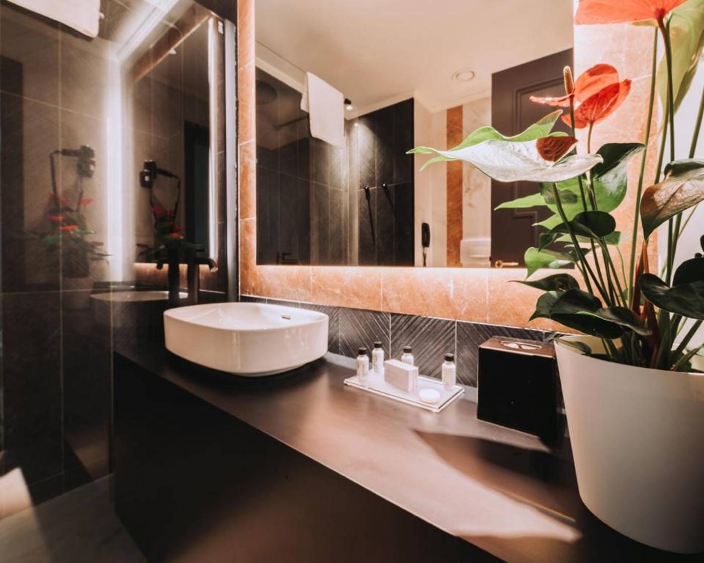 Royal-Garden-Hotel-Room-38