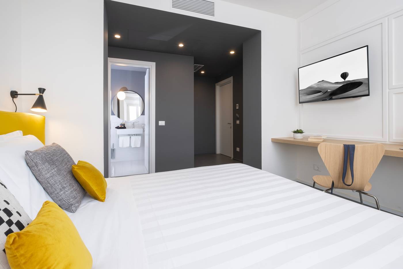 Camplus-Hotel-Roma-Centro-Room-6