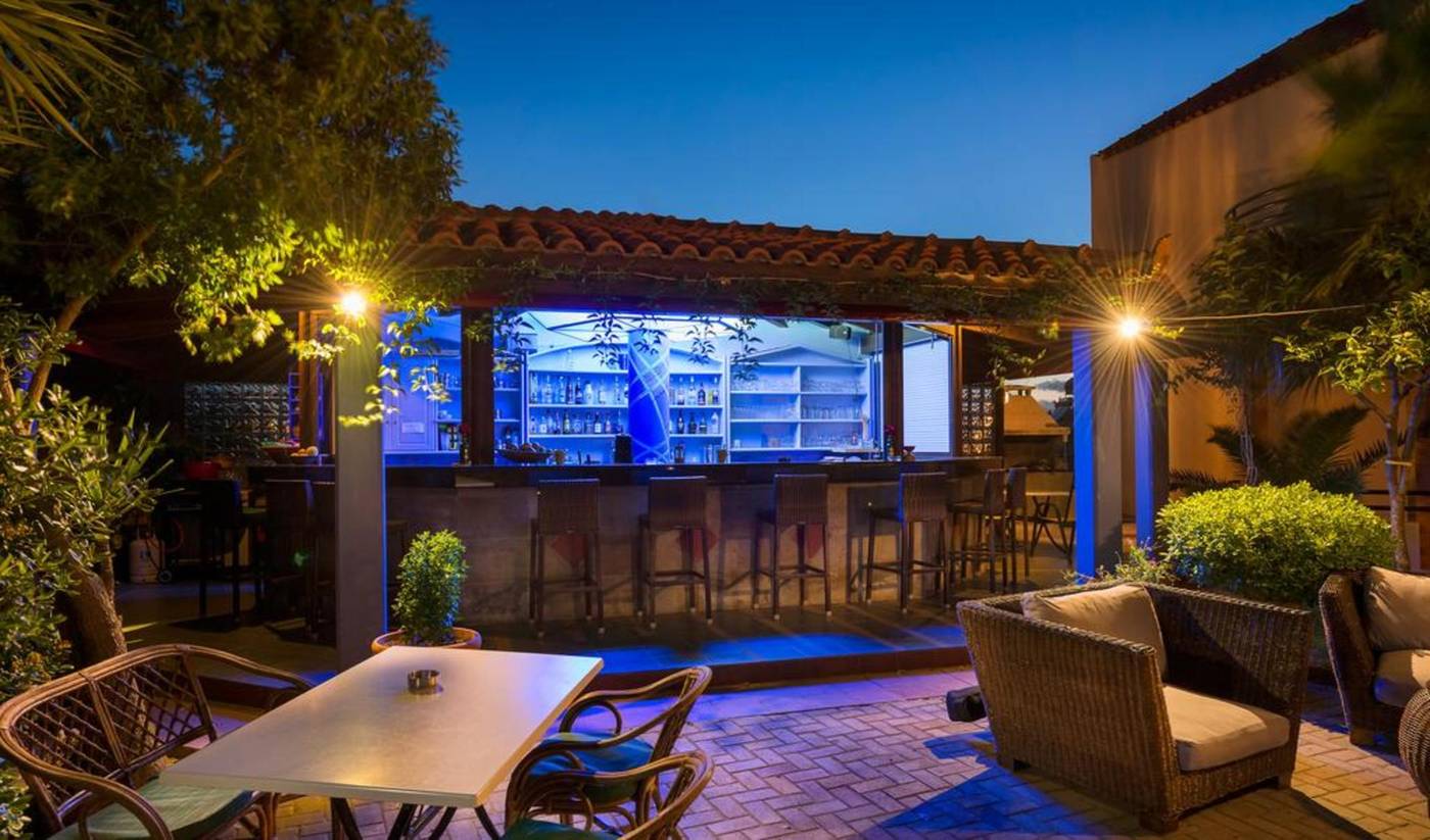Nireas-Hotel-Bar-9