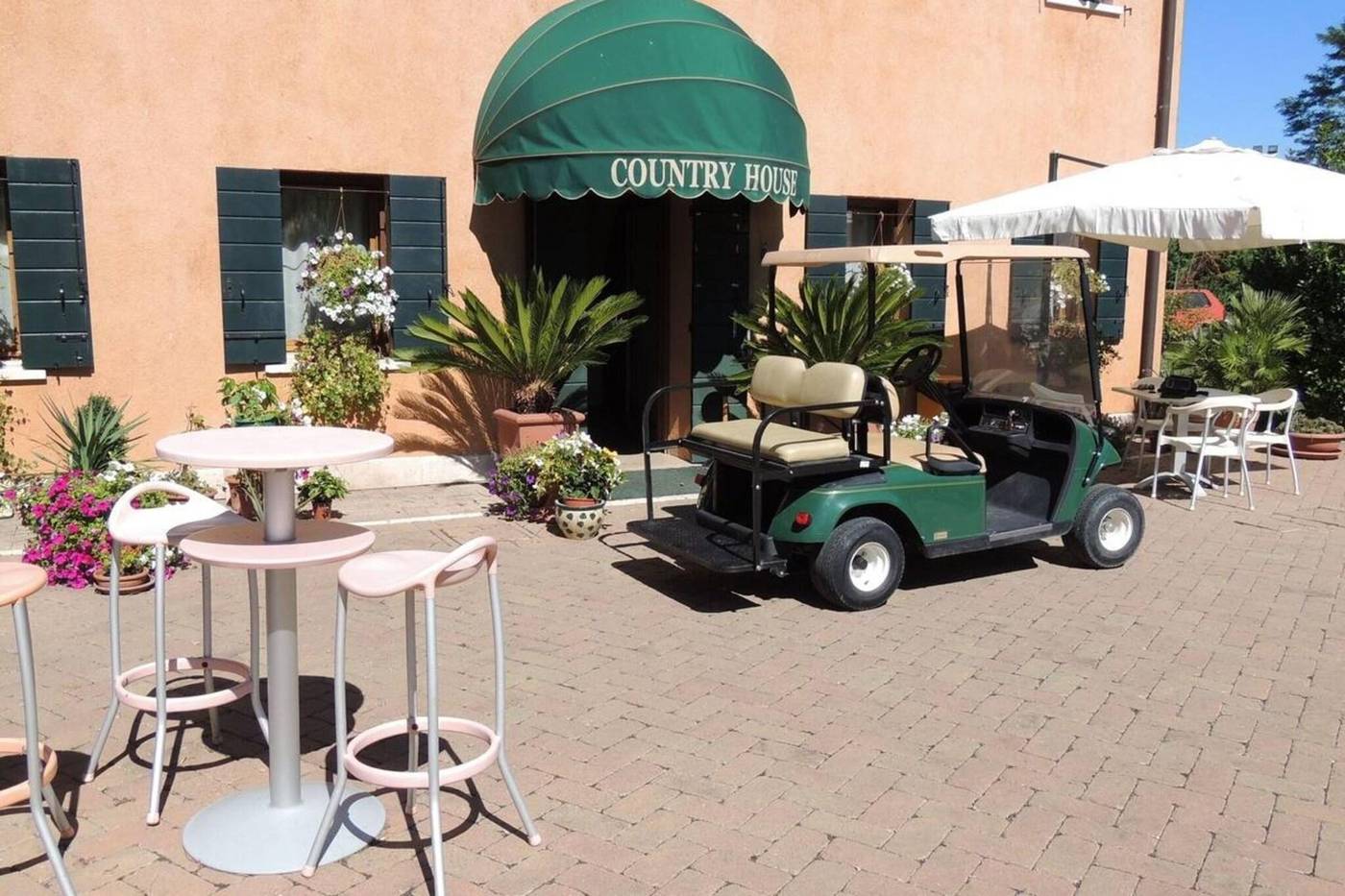 Country-House-Country-Club-Terrace-2