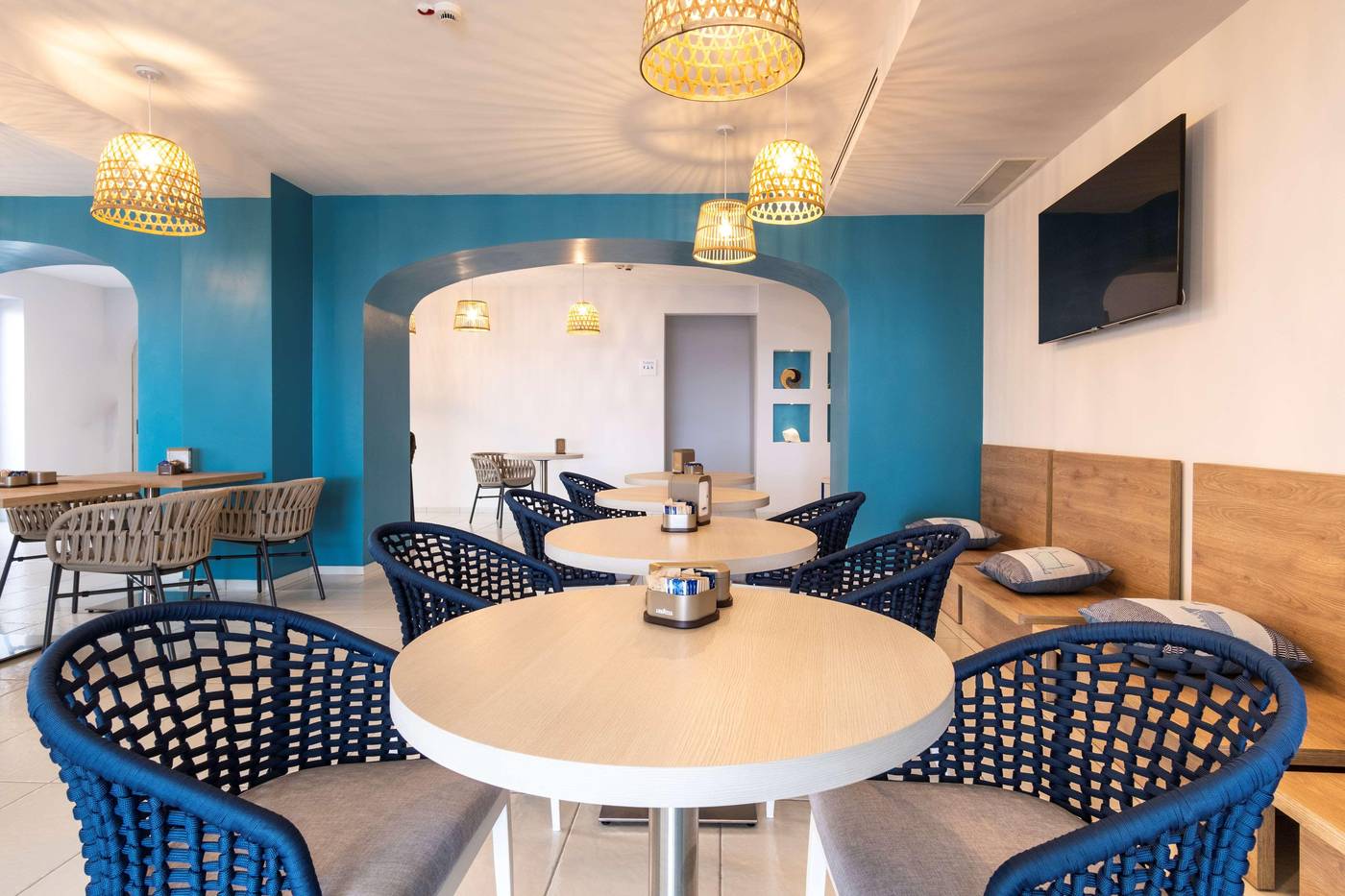 Best-Western-Hotel-Blumarea-Restaurant-38