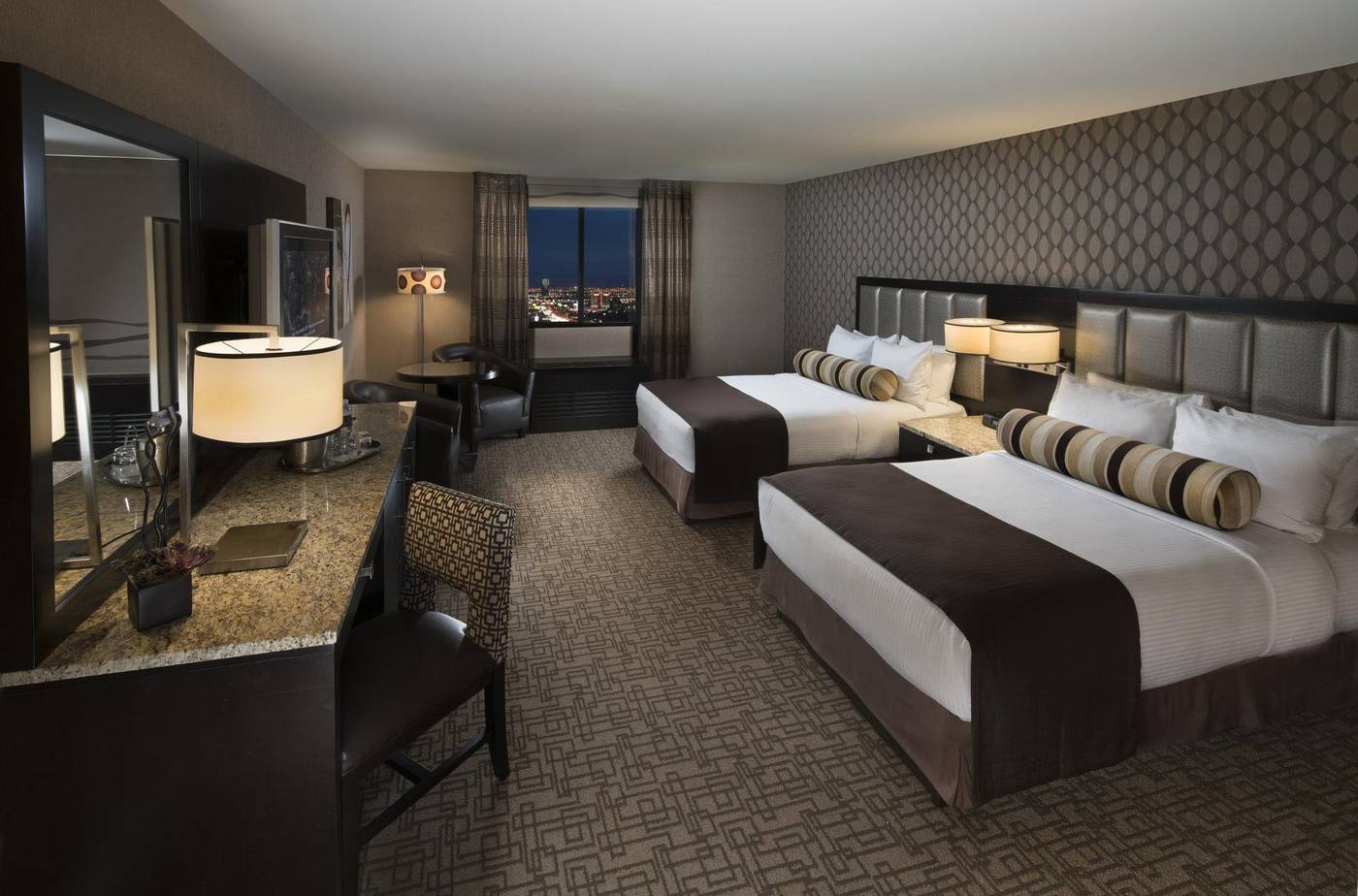 Golden-Nugget-Hotel-Room-14
