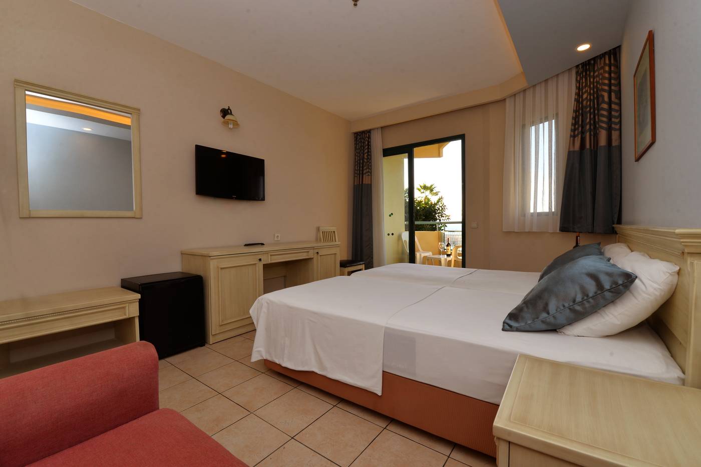 Mutlu-Beach-Room-22