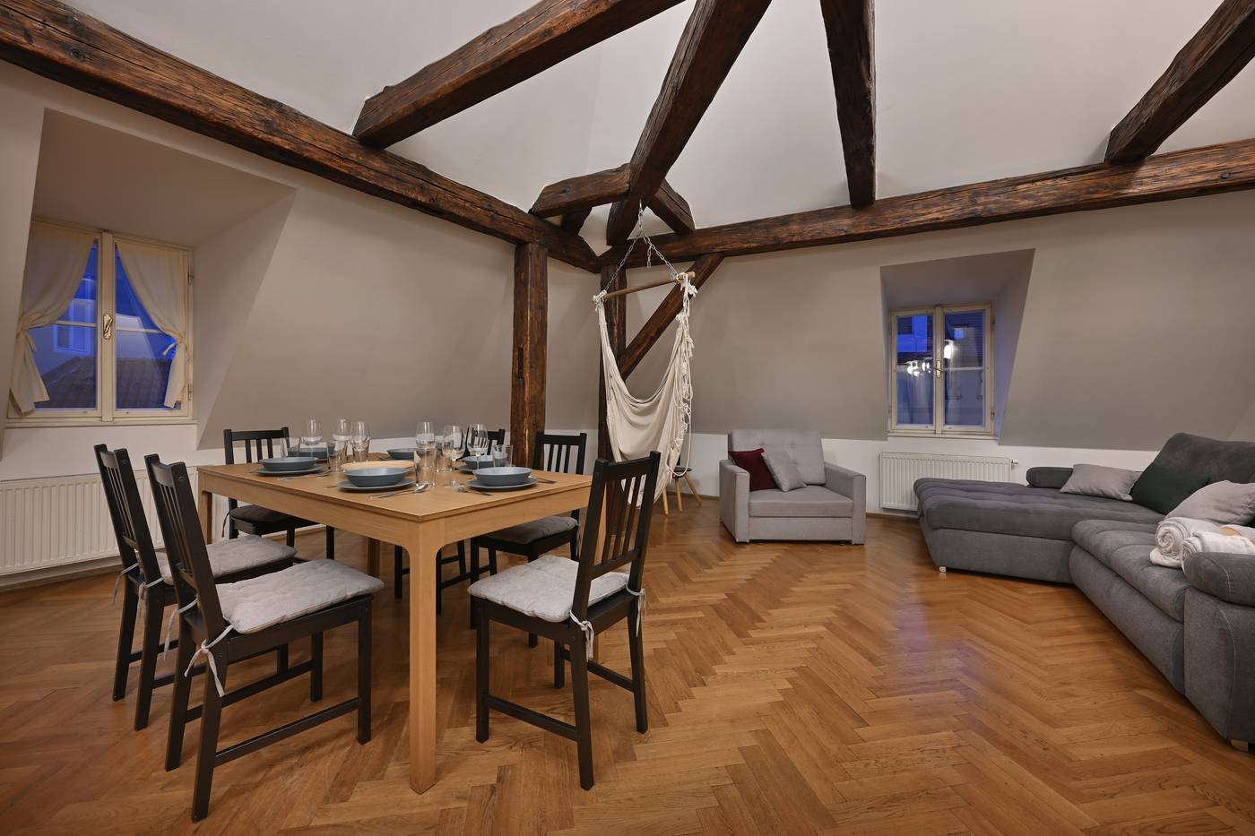 Boutique-Apartments-White-Swan-Room-16