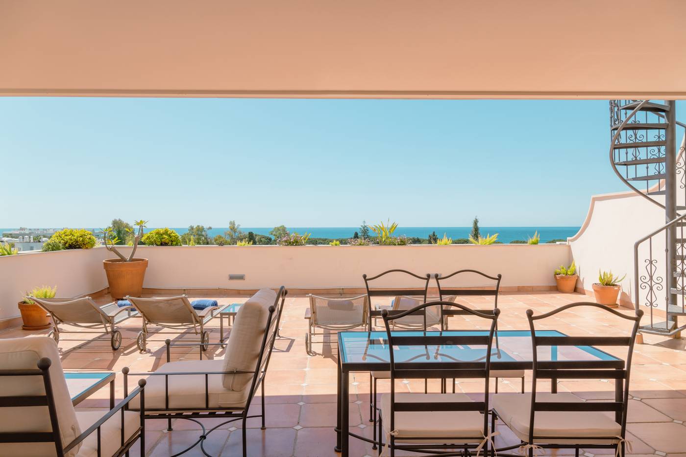 Guadalpin-Suit-Room-62