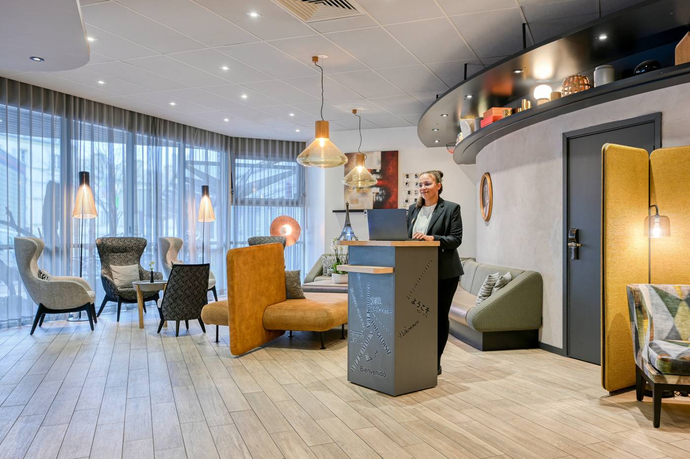 Novotel-Paris-Centre-Bercy-Lobby-15