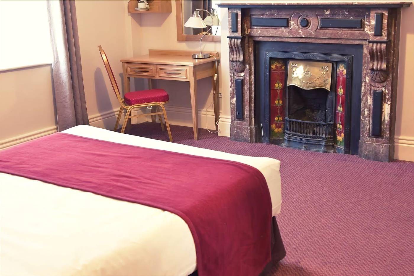 Phoenix-Park-Hotel-Room-3