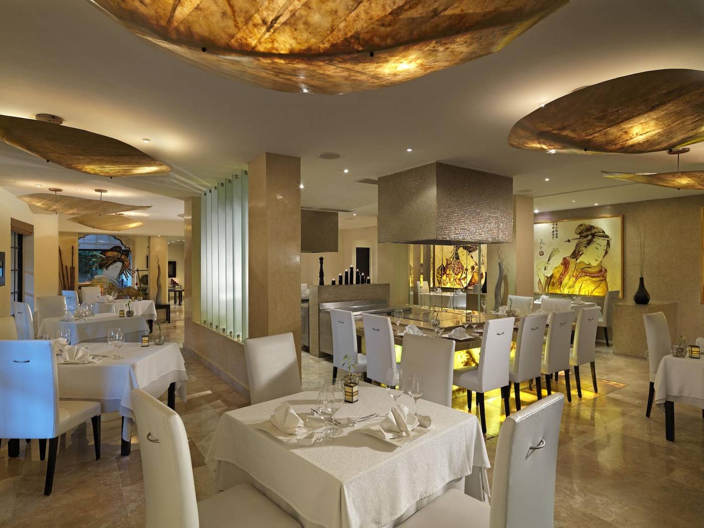 Royal-Hideaway-Playacar-All-Inclusive-Restaurant-55