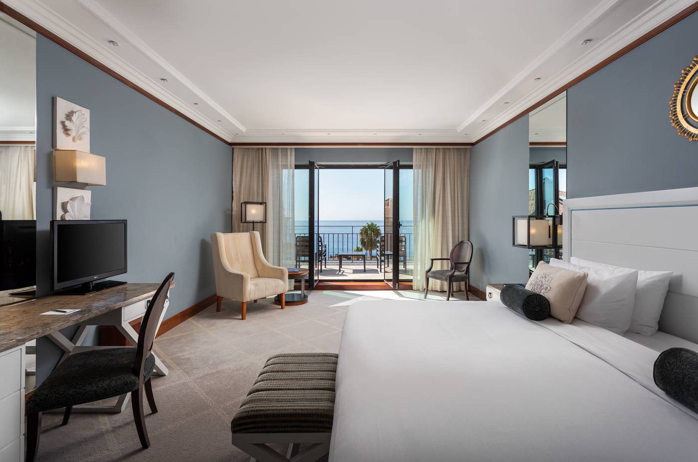 Grande-Real-Villa-Italia-Hotel---Spa-Room-5