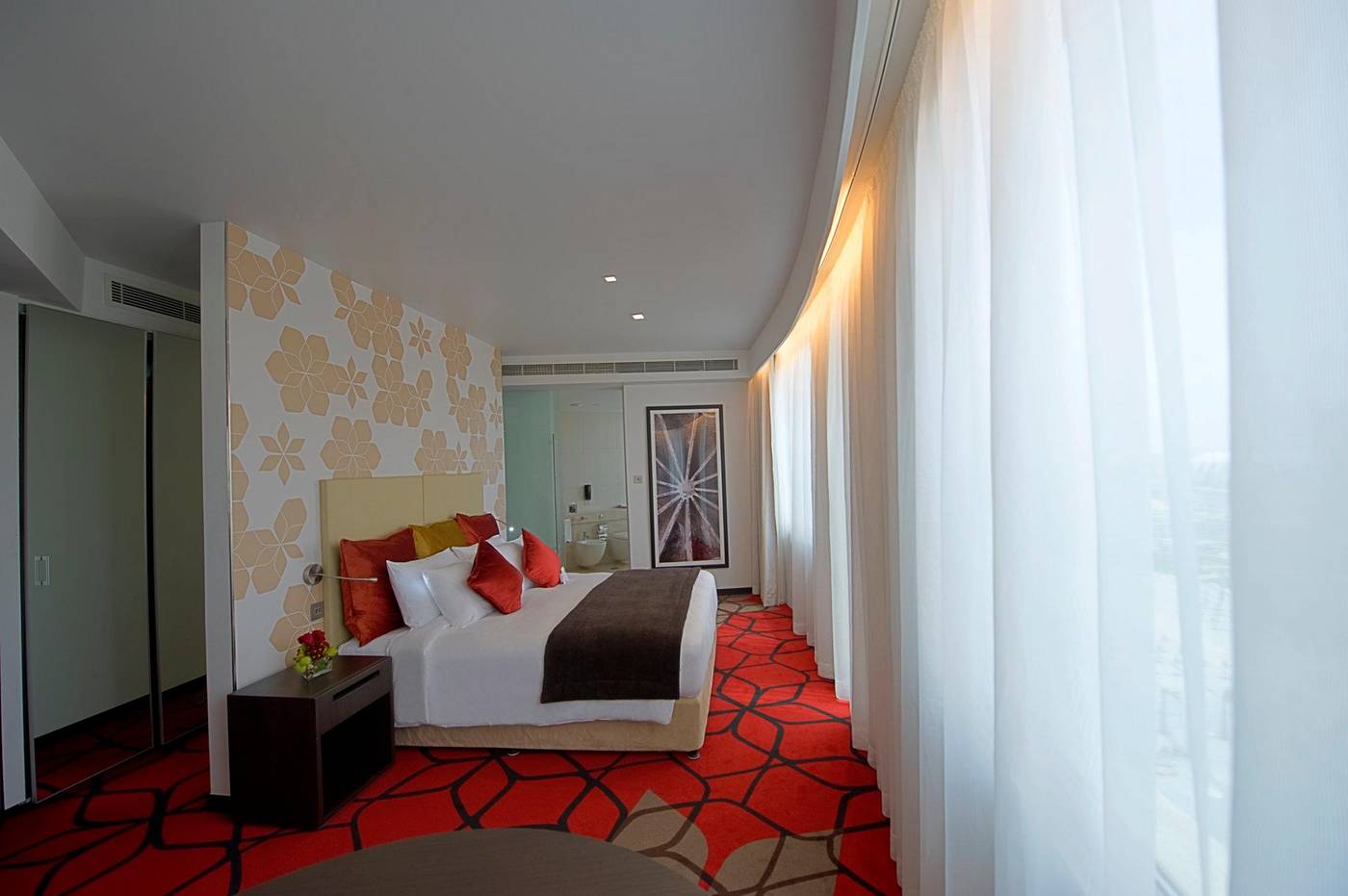 Crowne-Plaza-Hotel-Abu-Dhabi-Yas-Island-Room-41