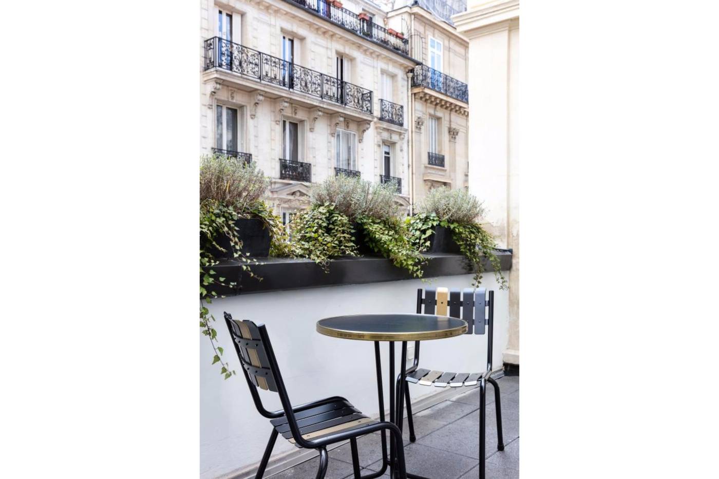 Monsieur-General-view-24