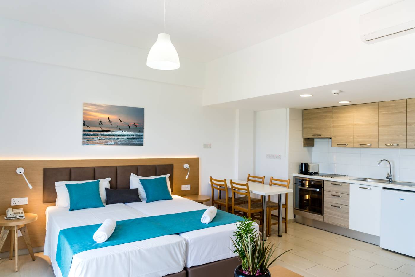 Helios-Bay-Room-19