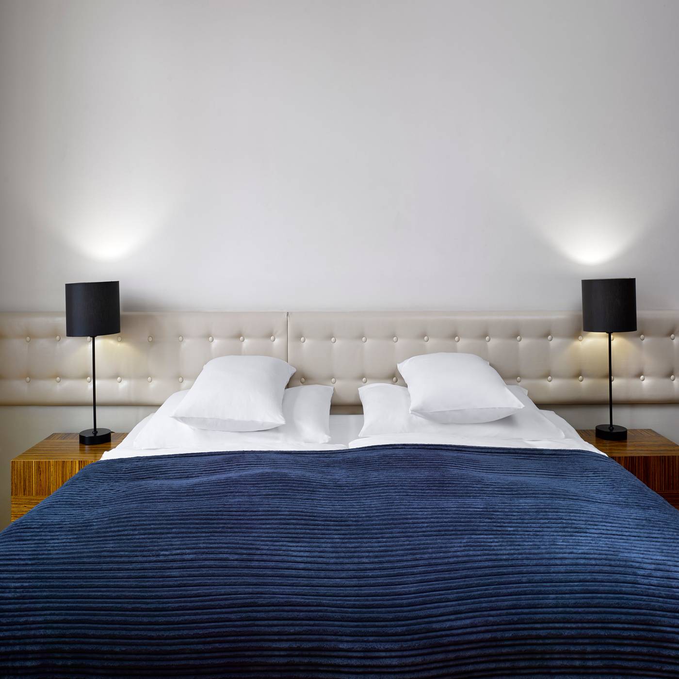 The-Icon-Hotel---Lounge-Room-2