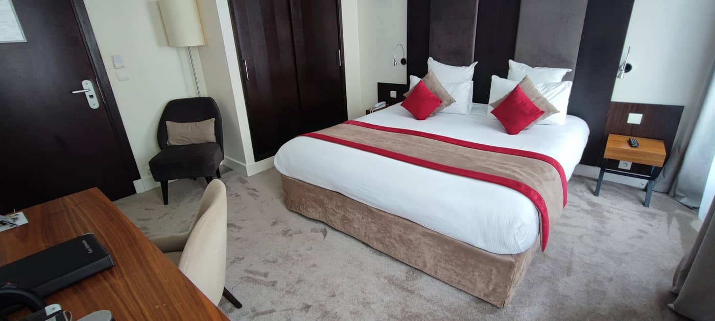 Hotel-Elysees-Bassano-Room-35