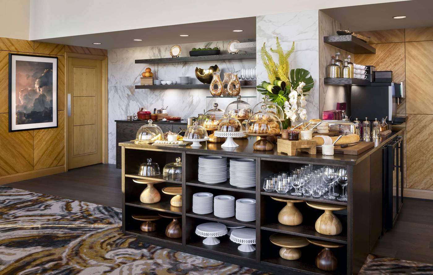 Fairmont-Vancouver-Airport-Bar-23