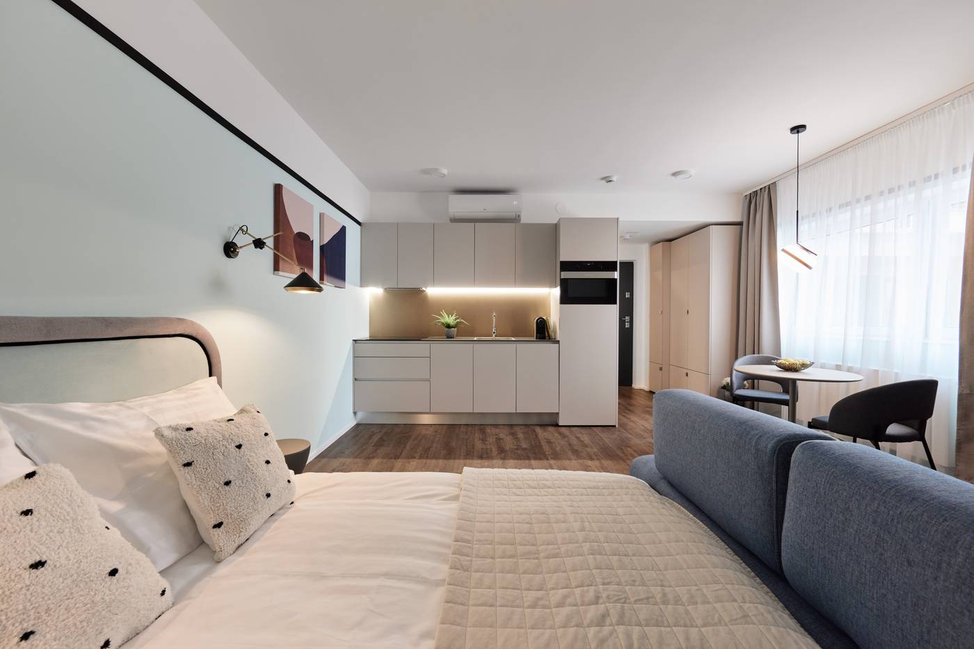 The-Amberlyn-Suite-Hotel-Room-27