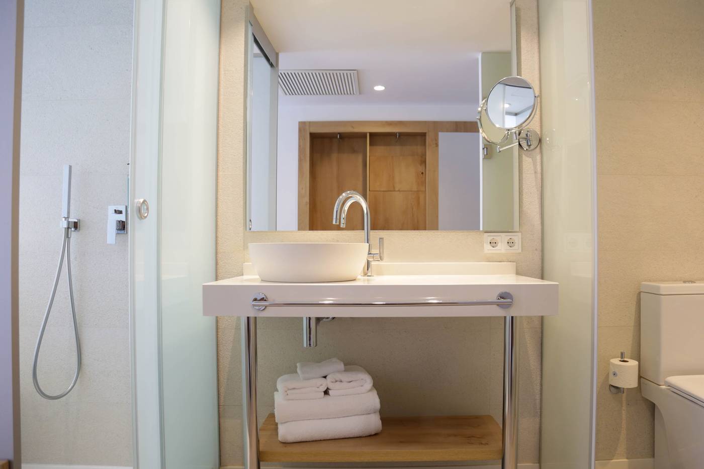 El-Puerto-Ibiza-Hotel---Spa-Room-49