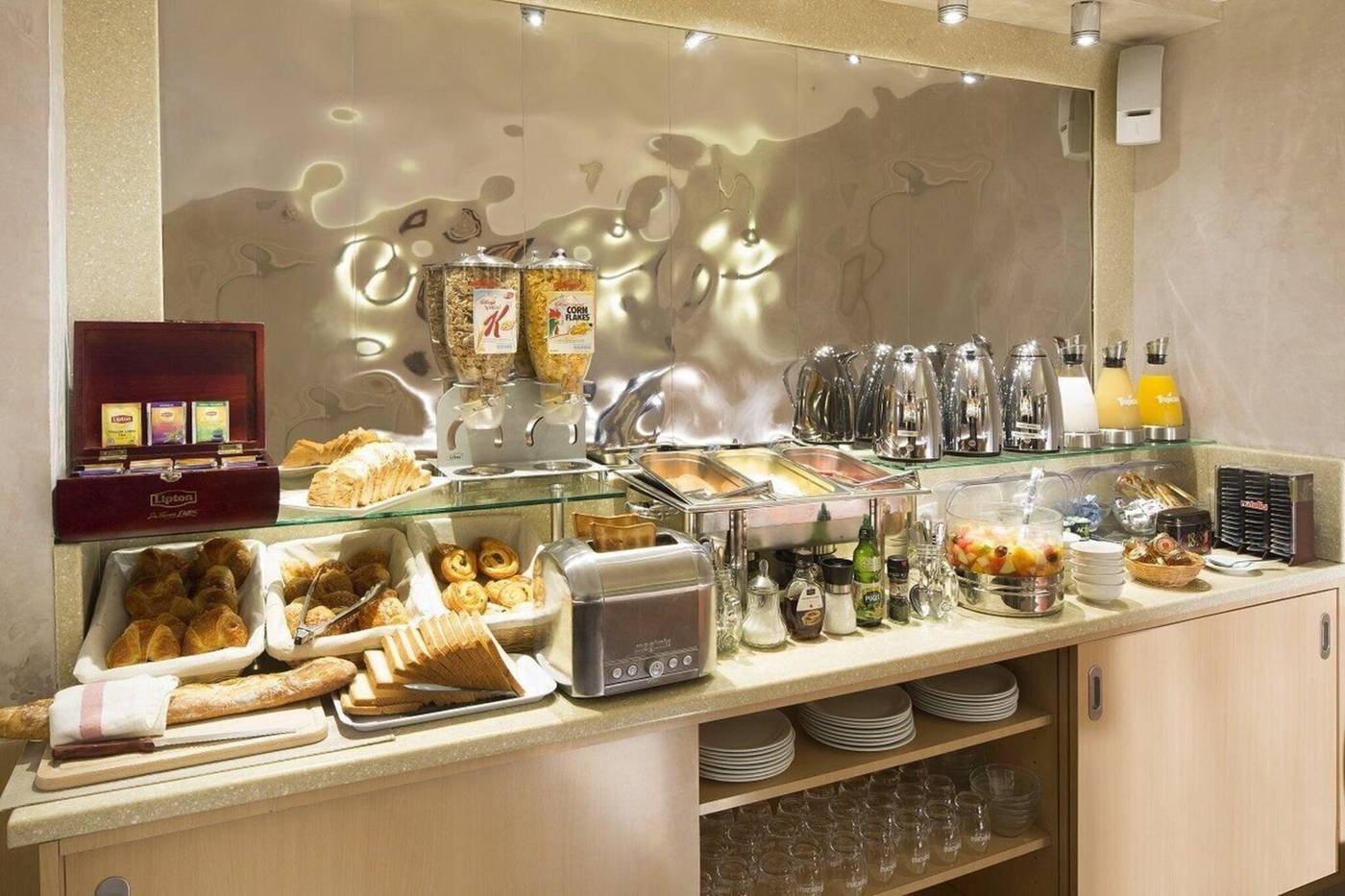 Europe-Tour-Eiffel-Restaurant-36