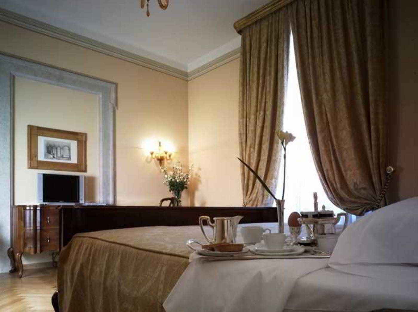 Villa Fenaroli Palace Hotel-Italy-Rezzato-General view-3