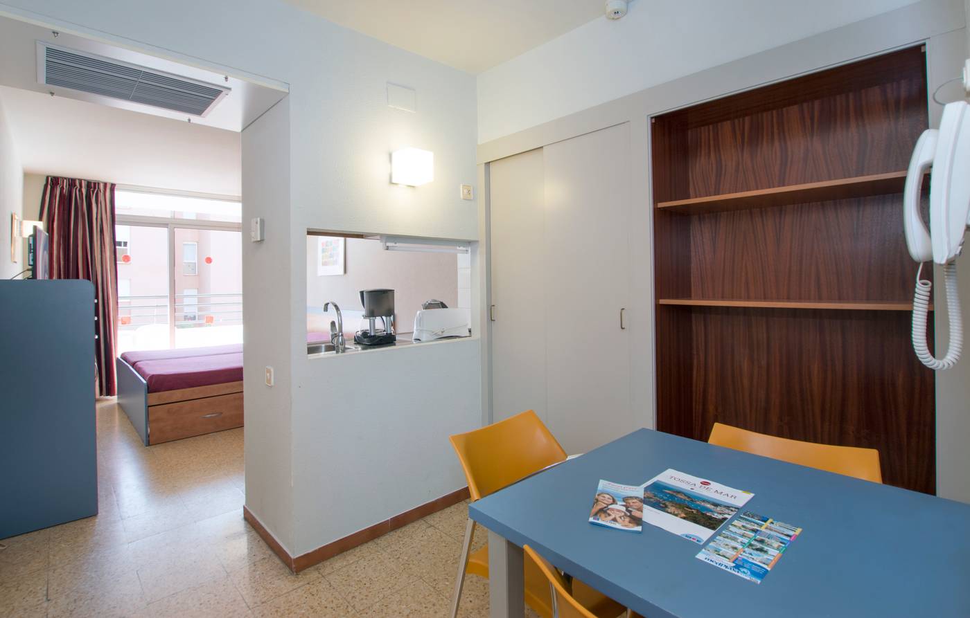 MedPlaya-Esmeraldas-Aparthotel-Room-17