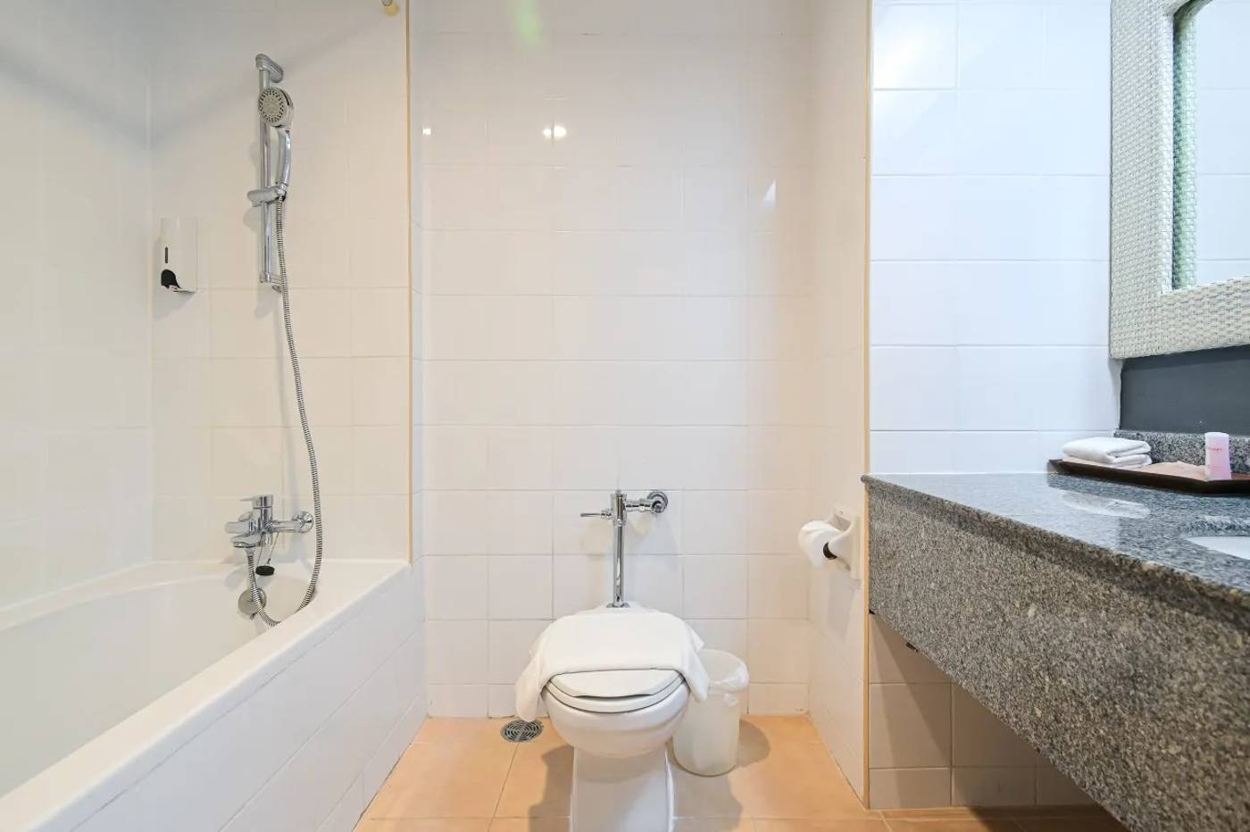 Ramada-by-Wyndham-Phuket-Southsea-Room-54