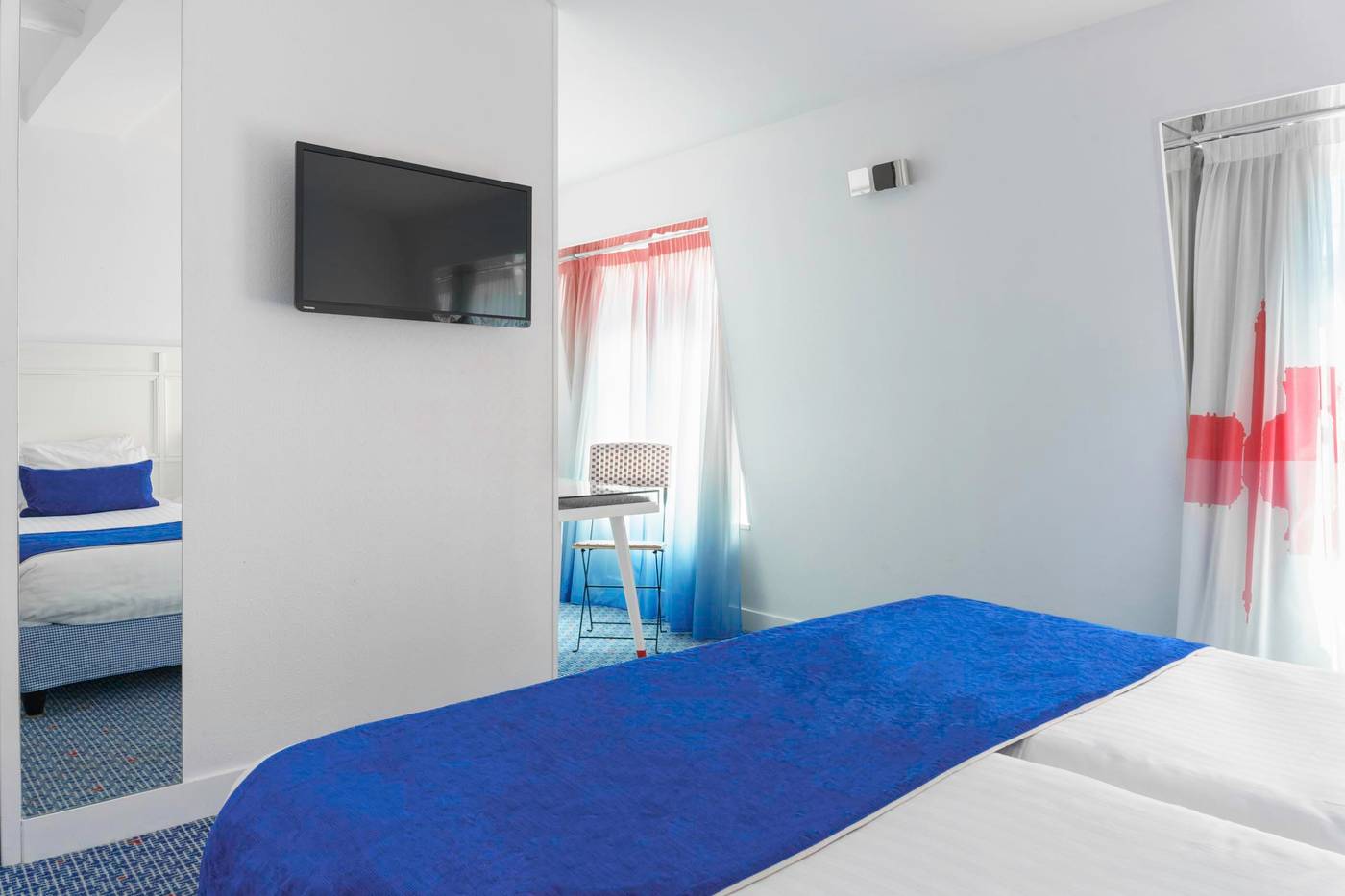 Hotel-34B-Astotel-Room-32