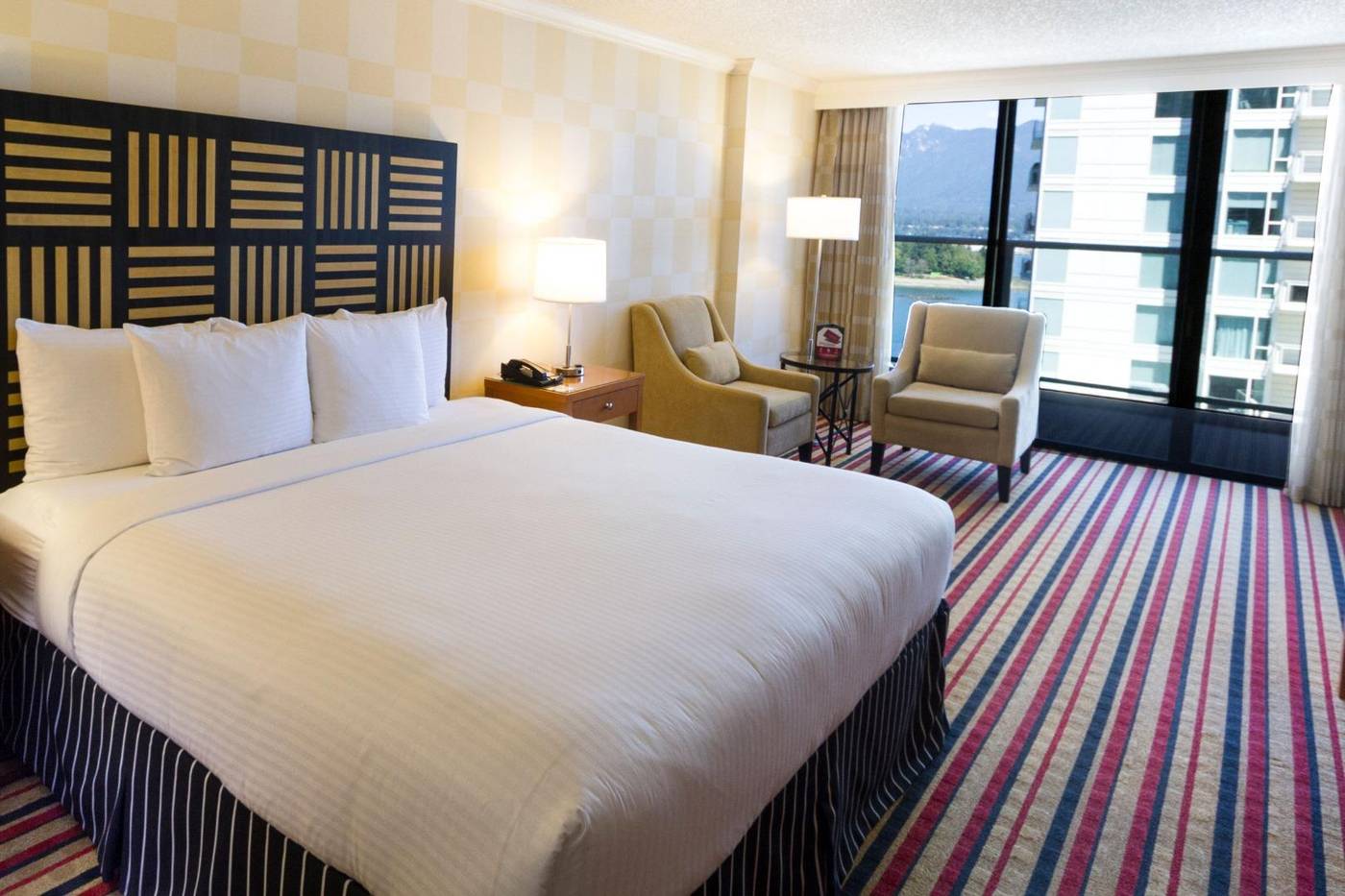 Pinnacle-Hotel-Harbourfront-Room-11