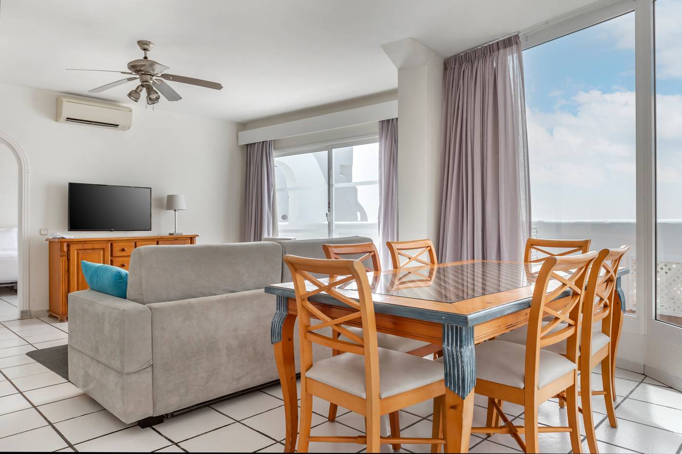 Santa-Barbara-Golf---Ocean-Club-Room-18