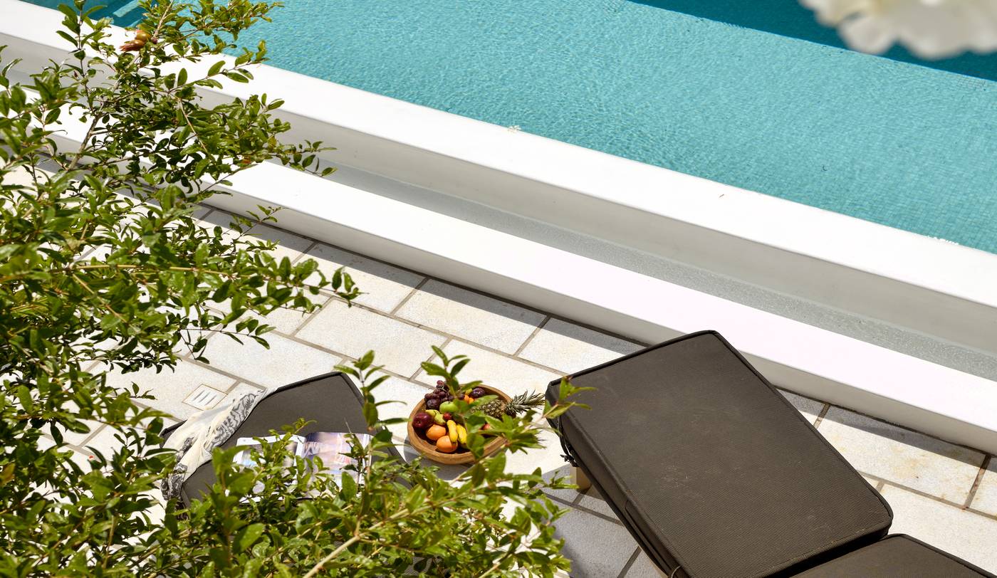 Saint-John-Hotel-Villas---Spa-Room-21