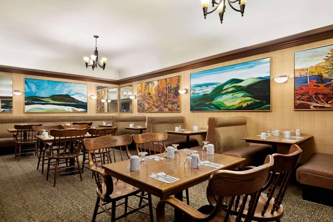 Days-Inn-by-Wyndham-Vancouver-Downtown-Restaurant-24