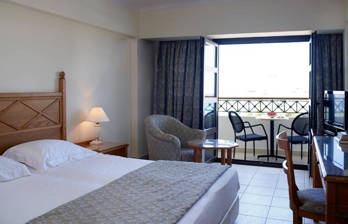 Mitsis-Petit-Palais-Room-8