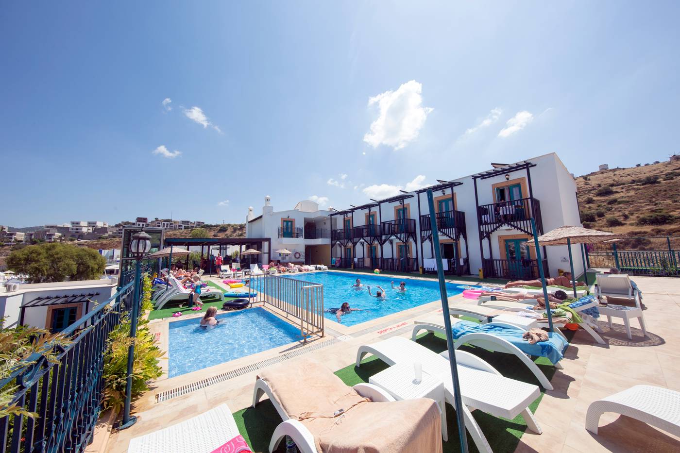 Jasmin-Beach-Hotel-Pool-4