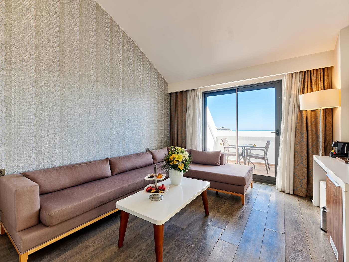 Luna Blanca Resort