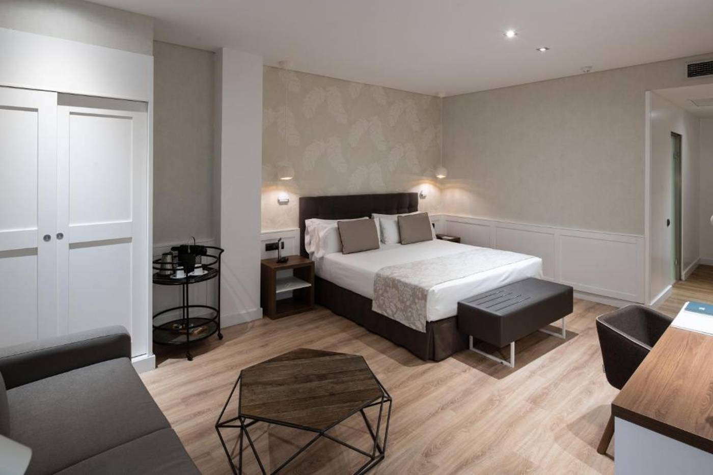 Catalonia-Puerta-del-Sol-Room-36